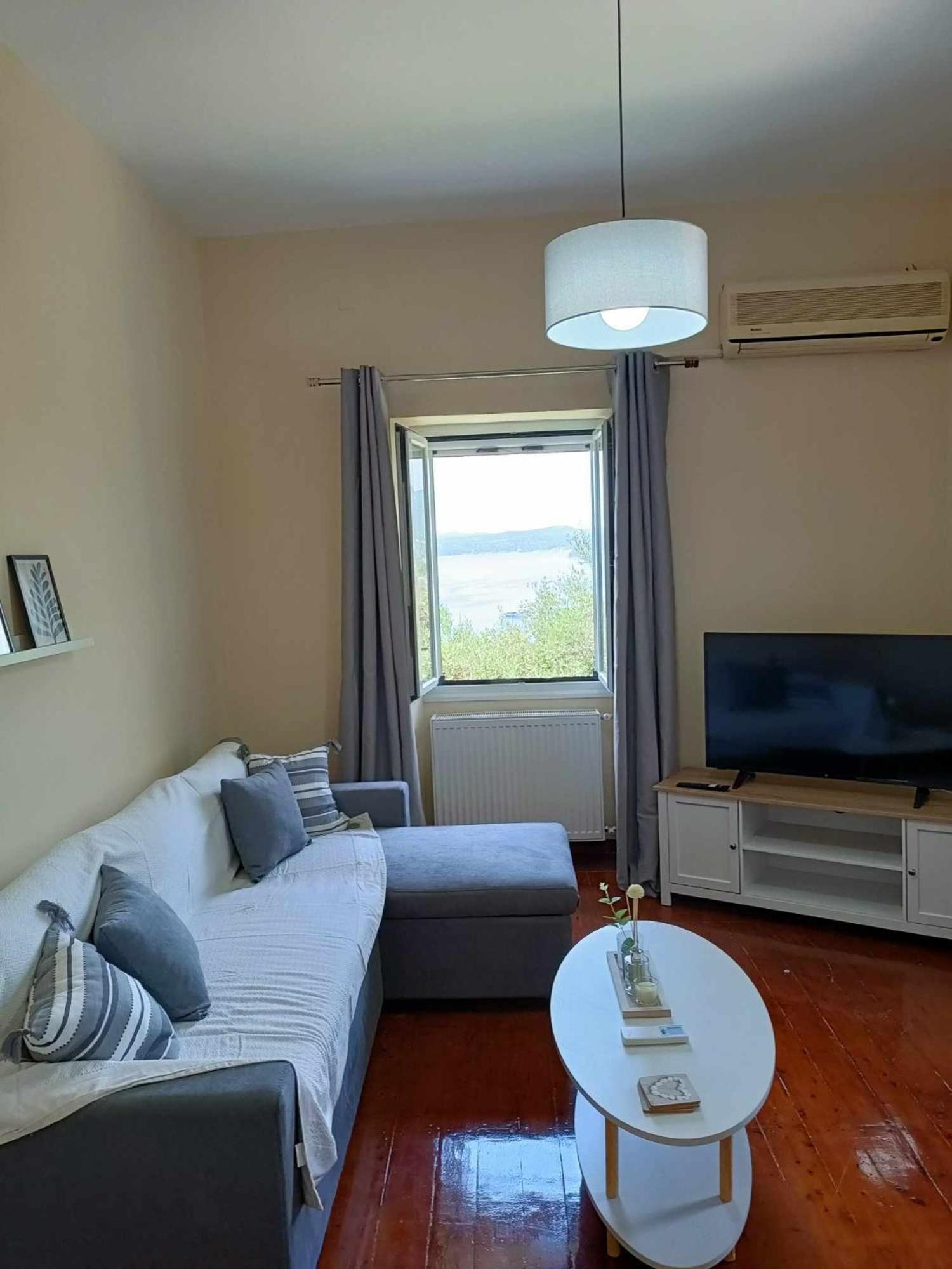 Lemon Tree House Apartment