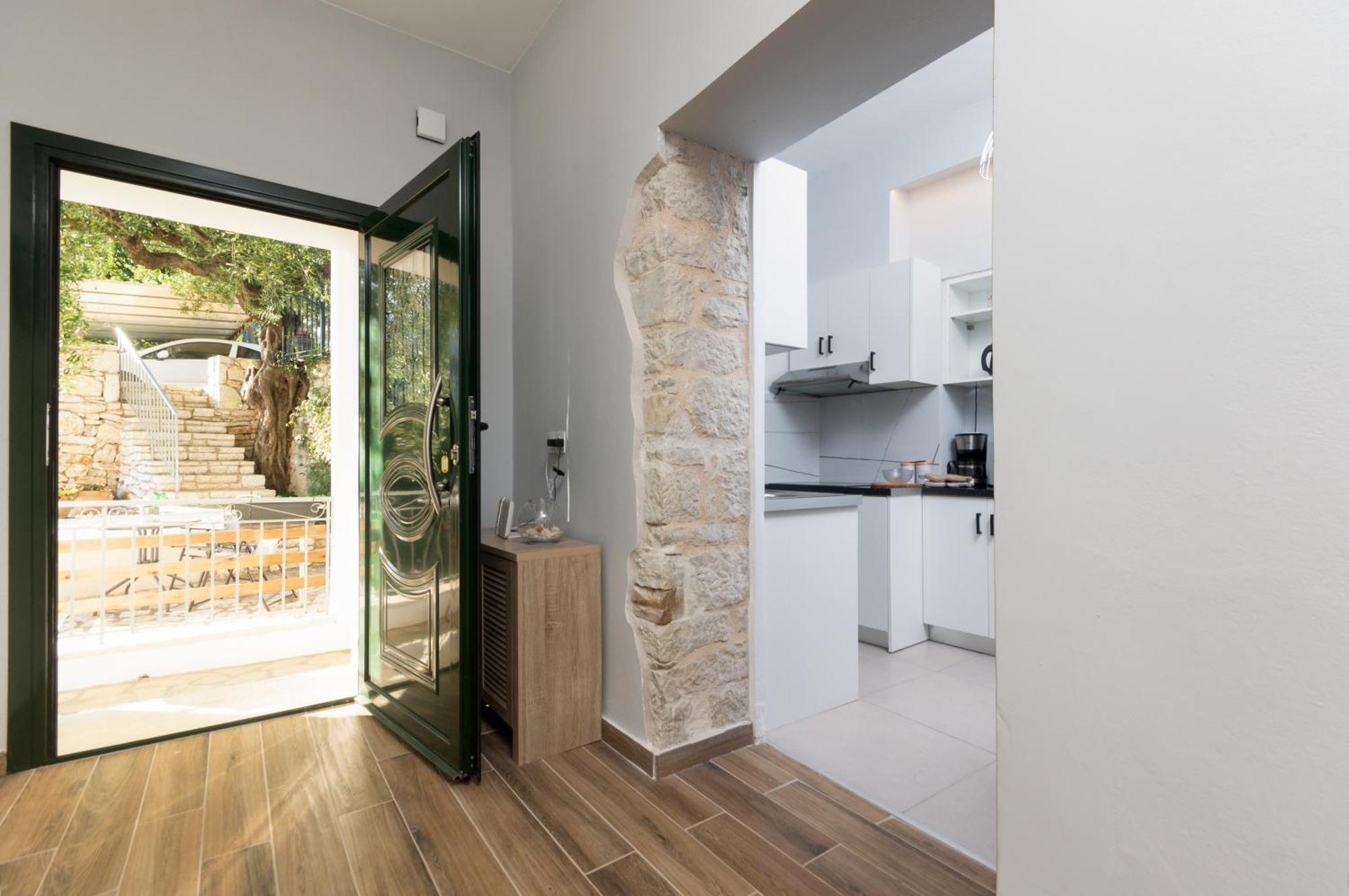 Lemon Tree House *